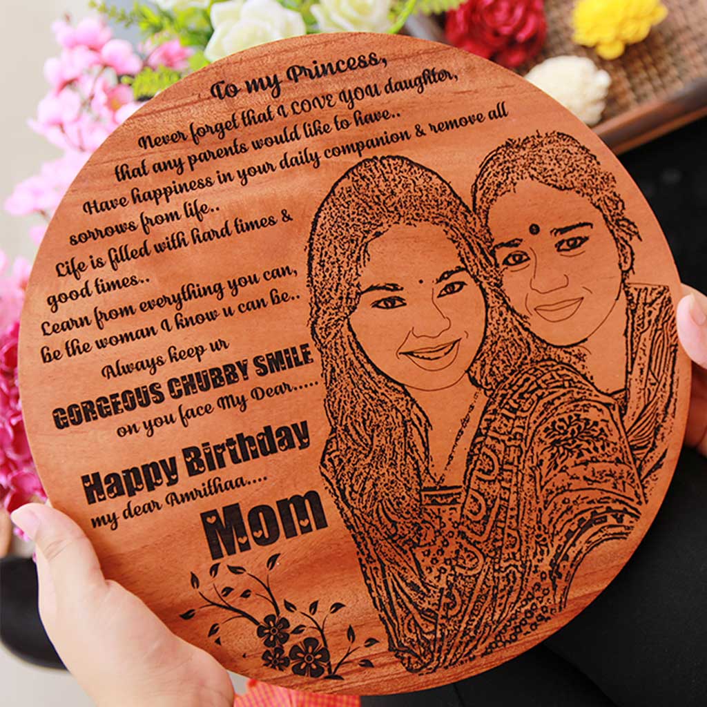 Customized Circular Wooden Frame For Mom - This Photo On Wood Makes A Perfect Mother's Day Gift - Buy The Best Gifts For Mom Online From The Woodgeek Store
