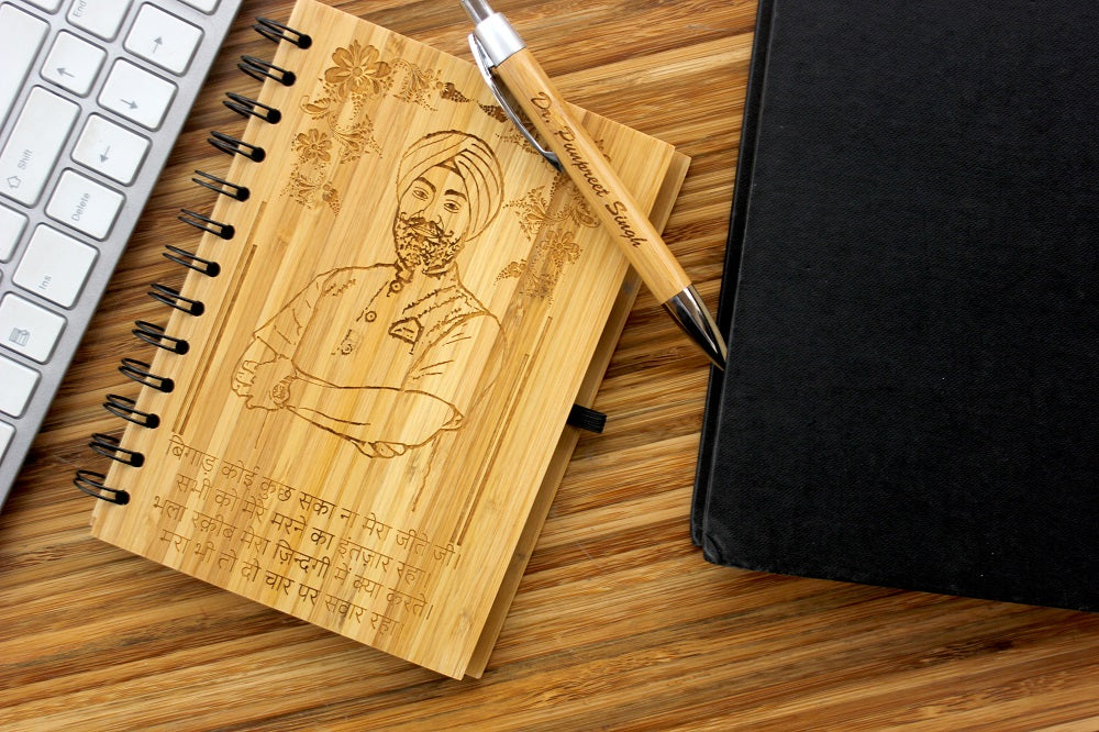 Personalised wood journal with image and text in any language - Woodgeek Store