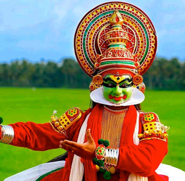 Kathakali Traditional Dance Form. Onam Celebrations Are Incomplete Without Onam Dance, Music, Food And Celebrations. Kathakali Is The Most Popular Traditional Onam Folk Dance.