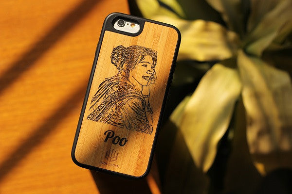 A photo and name engraved iPhone case  - Woodgeek Store 