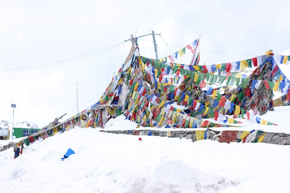 Snow Storm in Changla Pass - Leh to Pangong Lake - Woodgeek Store