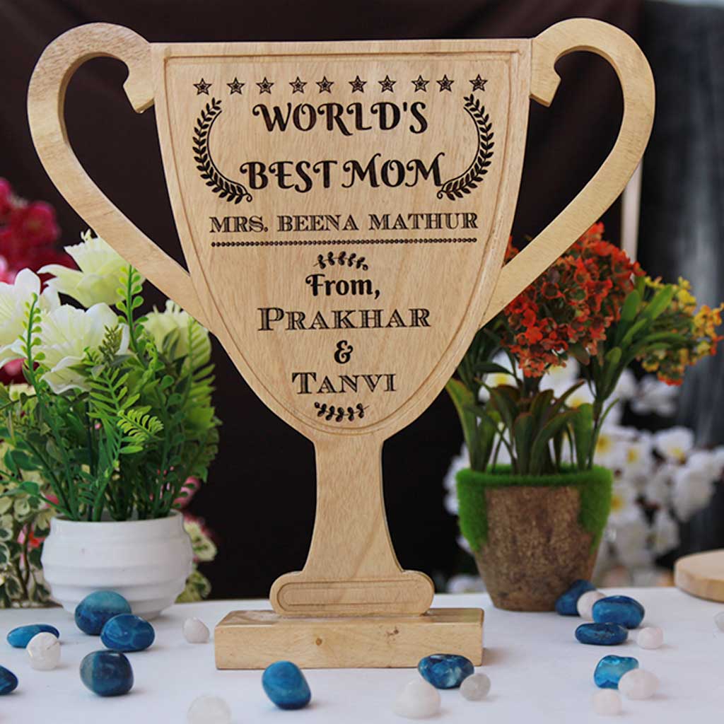 Customized Wooden Trophy Cup For The World's Best Mom - These personalized  cups and trophies make great gift ideas for mom - Buy unique and personalized mothers day presents from The Woodgeek Store