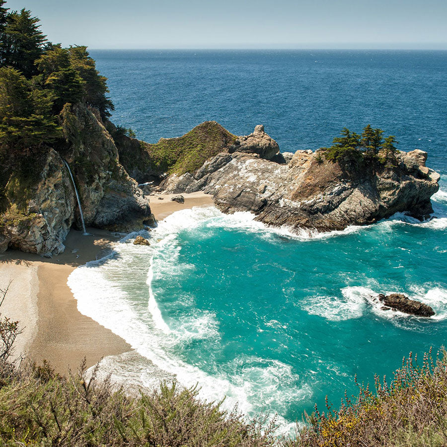 McWay Falls at Julia Pfeiffer Burns State Park, Big Sur, CA. Copyright: rolf52 / 123RF Stock Photo