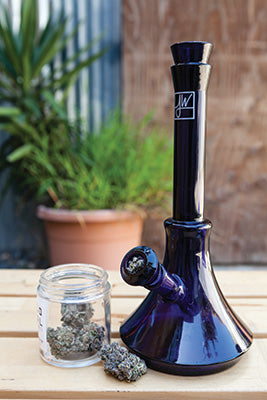 jane-west-cannabis-industry-business-woman-entrepreneur-bongs-for-smoking-marijuana-bubbler-for-smoking-weed-pipes-for-smoking-pot--marijuana-quote-marijuana-edibles-bong-water-pipe
