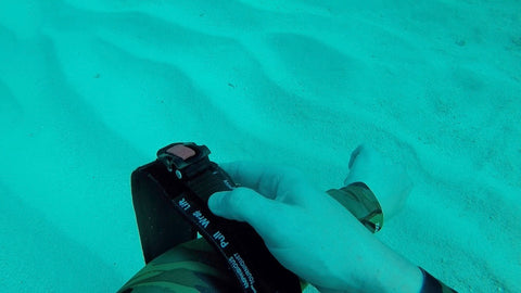 OMNA Marine Tourniquet applied by scuba diver underwater