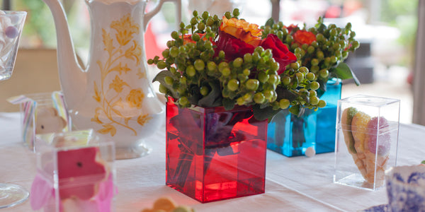 Tabletop flower arrangement using colored 105C boxes