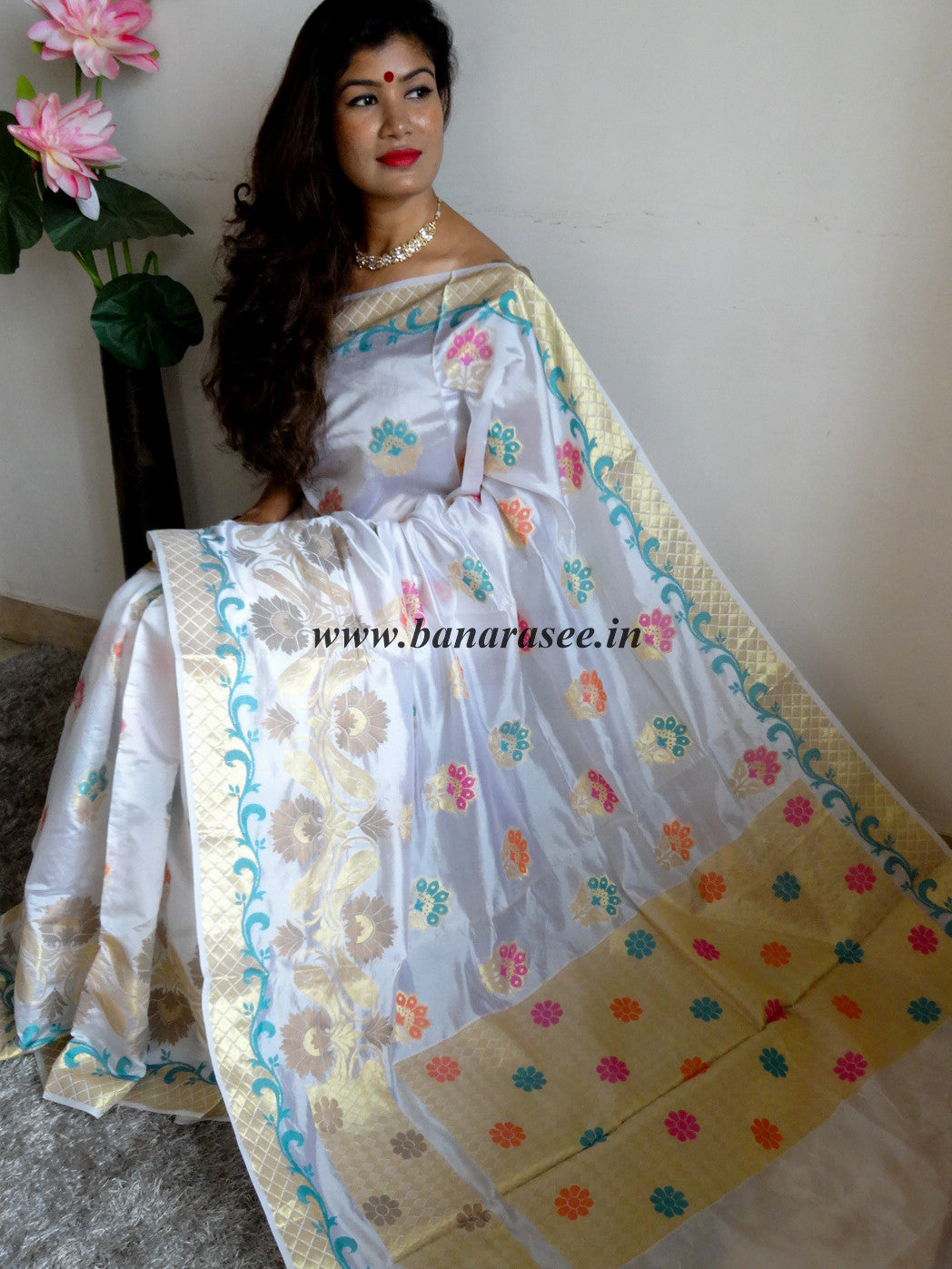 Banarasee/Banarasi Handloom Pure Dupion Silk Zari Floral Motif Sari-Cream