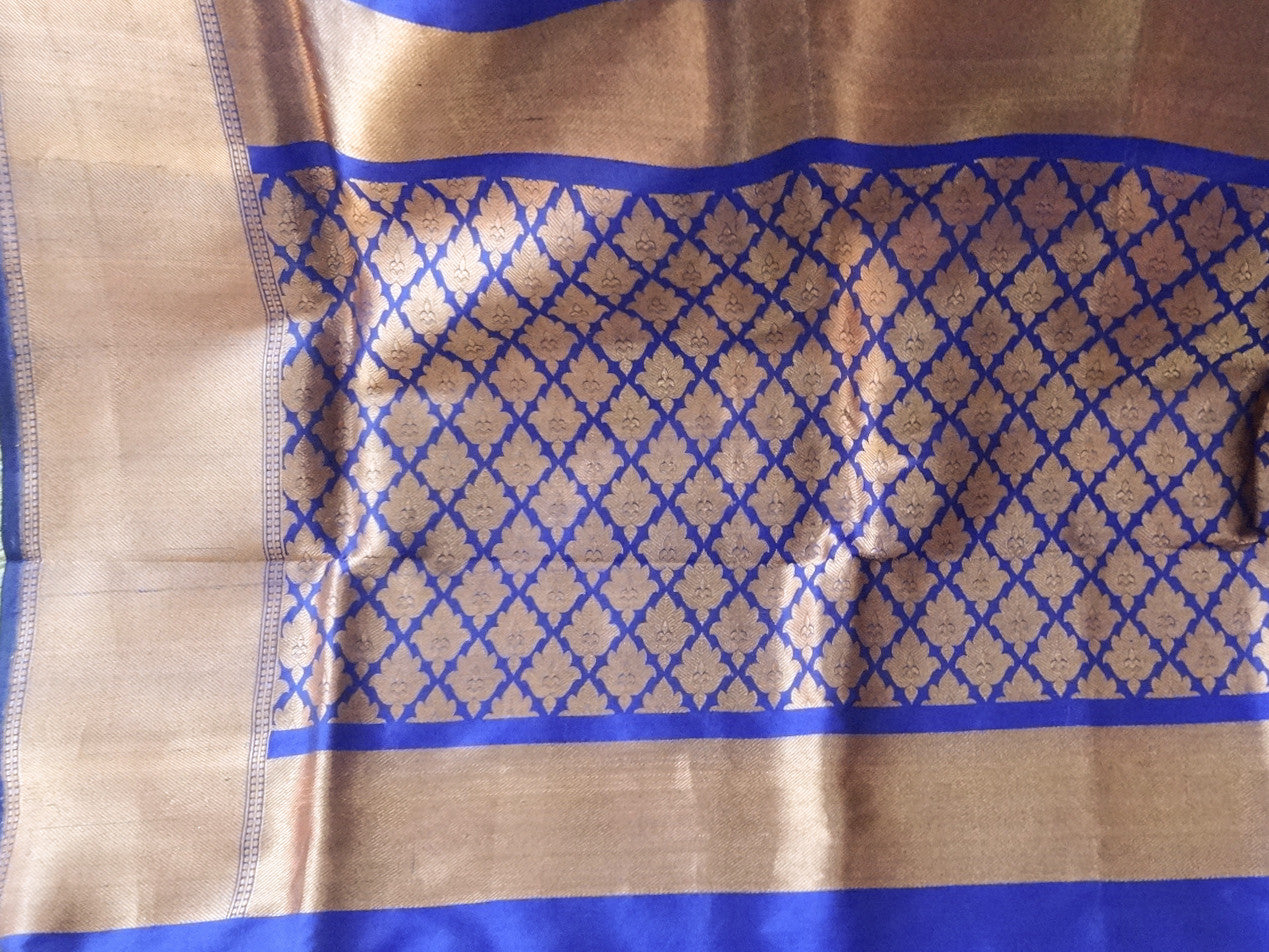 Banarasee Handloom Pure Katan Silk Saree With Copper Zari Buti & Border-Violet