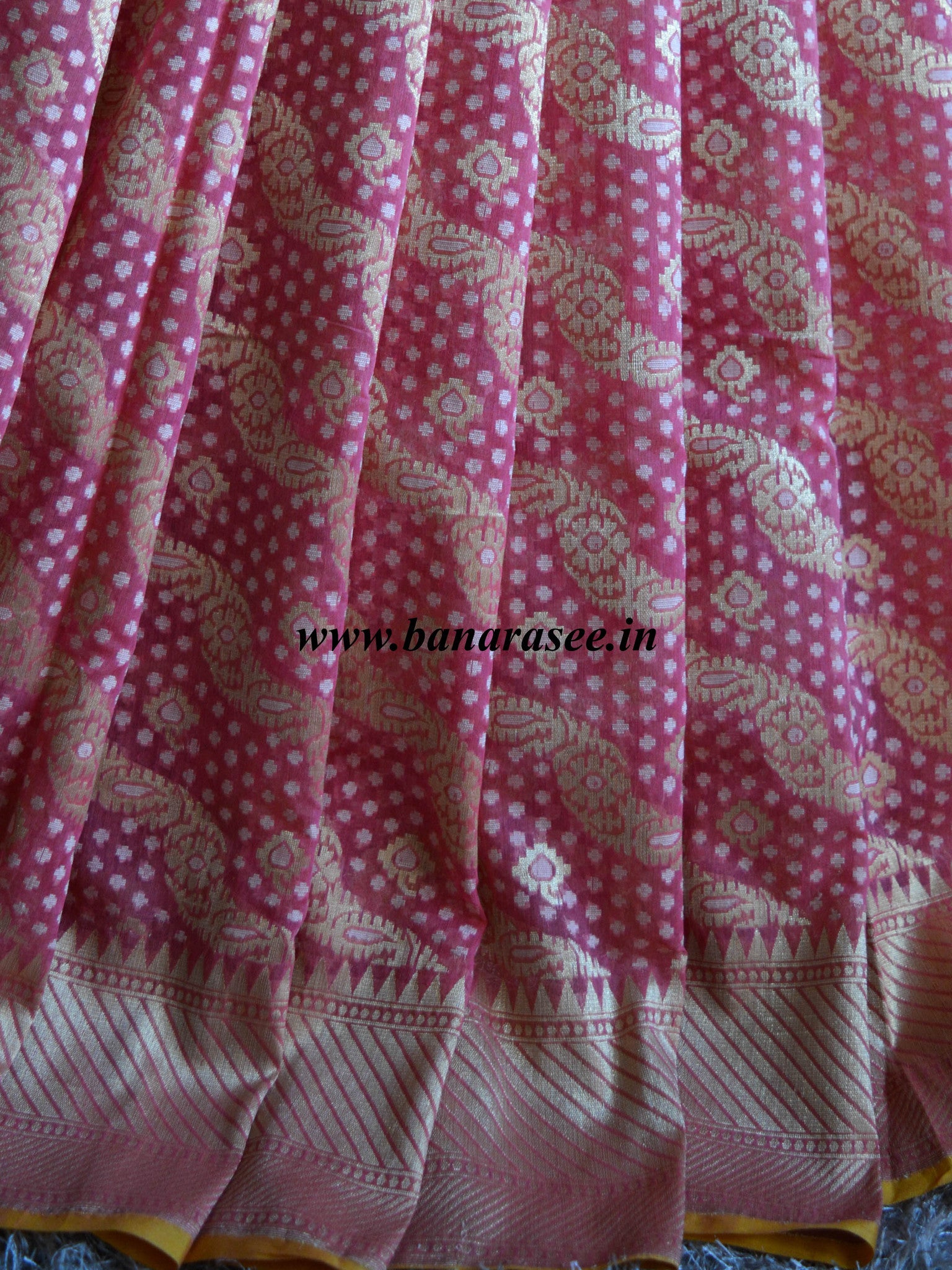Banarasee/Banarasi Pure Handloom Cotton Silk Jamdani Sari With Zari Weaving-Peach
