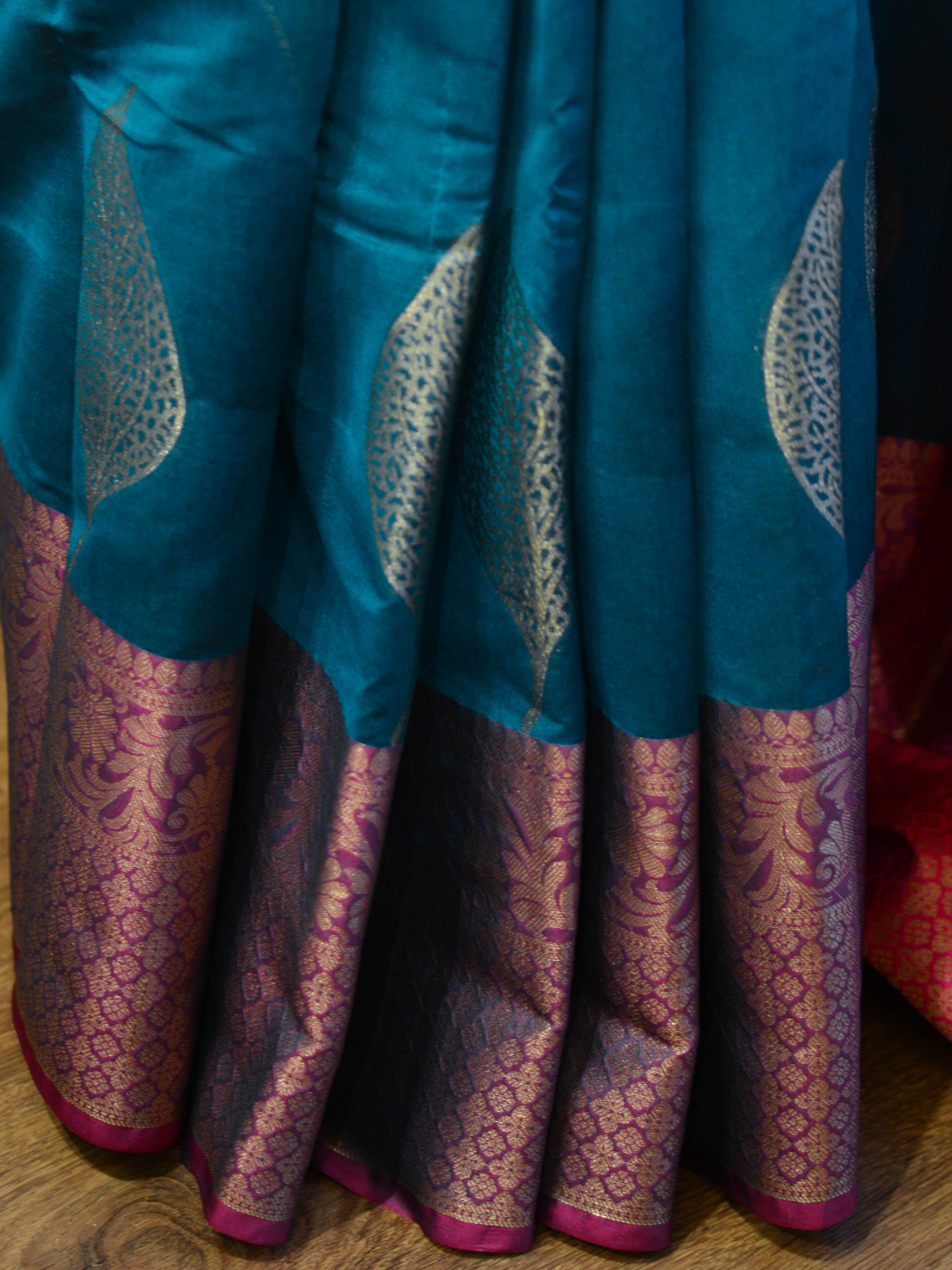 Banarasee Cotton Silk Saree With Antique Zari Leaf Buta & Border-Green