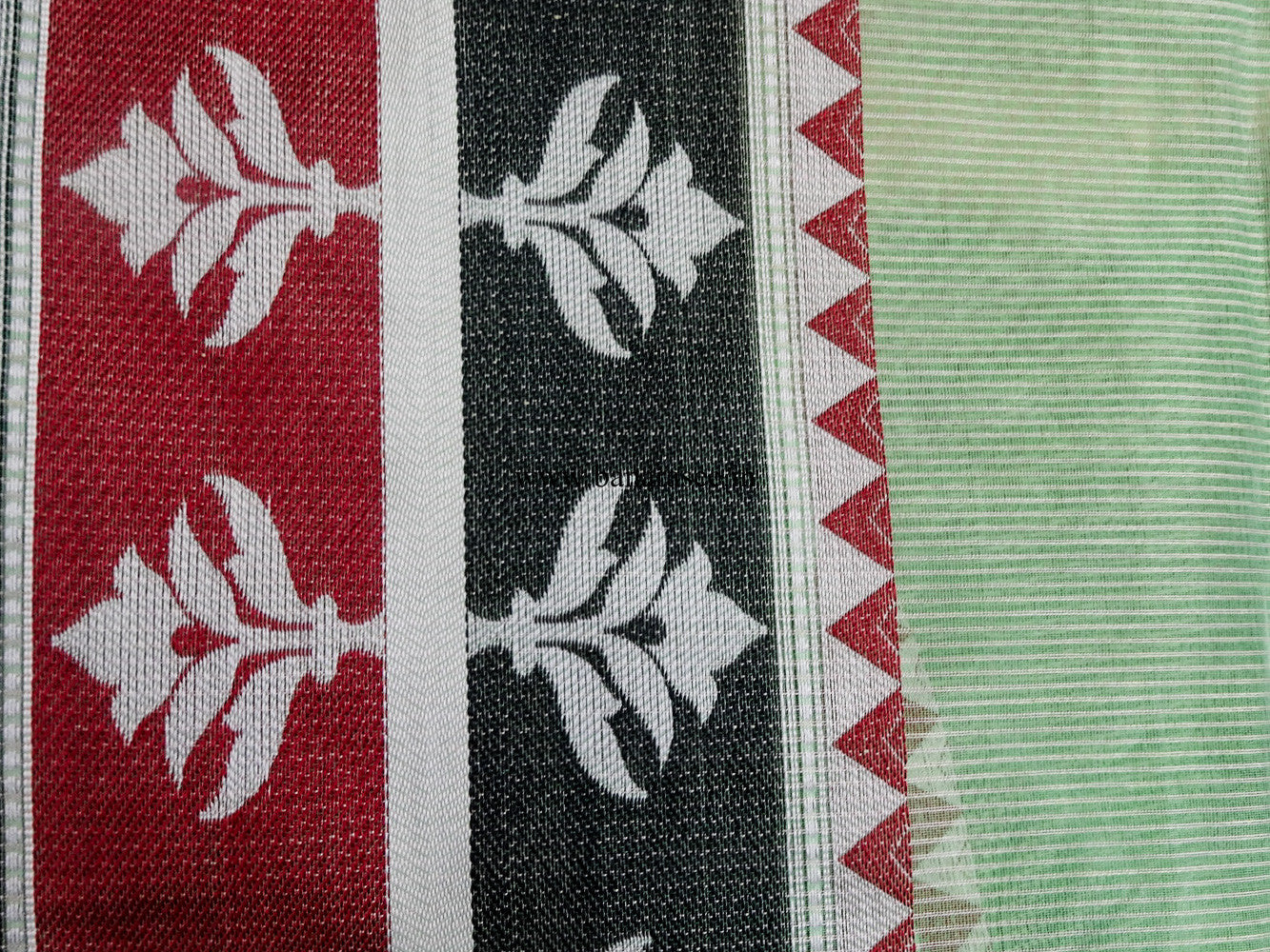 Banarasee/Banarasi Cotton Silk Saree With Contrast Floral Border Design-Green