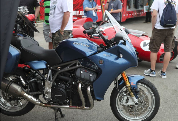 Motus MST with Darlas mounted to the fender