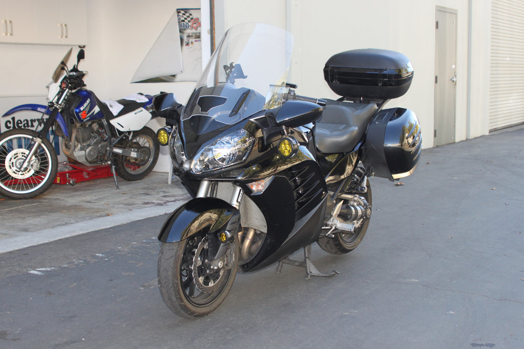 Kawasaki Concours with fender mounted Darlas and mirror mounted Ericas