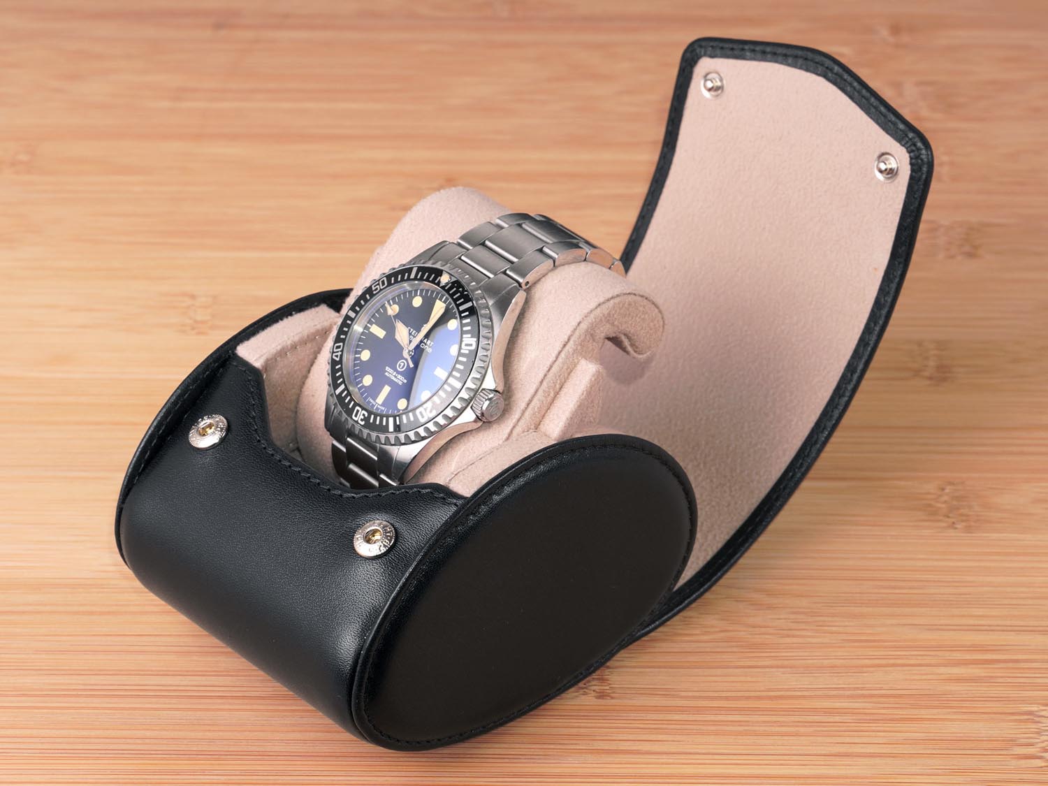 Single-watch-box-black-leather-Carapaz