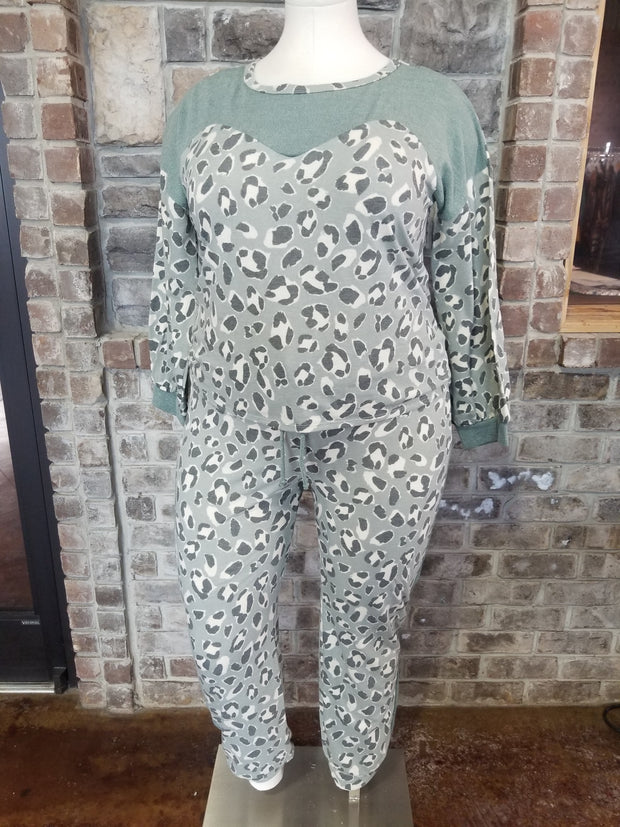 SET-A {Dressed To Chill} SALE! Sage Leopard Contrast Lounge Set PLUS SIZE XL 2X 3X