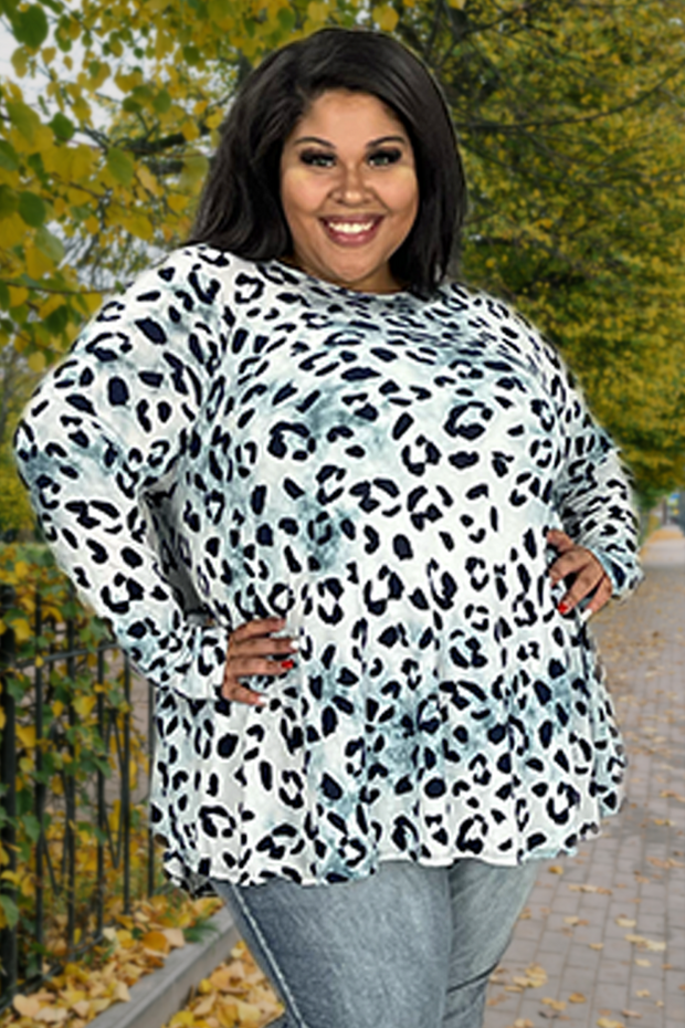 20 PLS-B {Without Reason} Blue Tie Dye Animal Print Top EXTENDED PLUS SIZE 3X 4X 5X