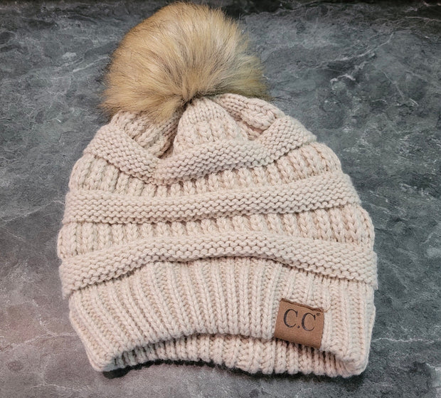 LEG S- E Original Style C.C. Beanie Matching Fur Ball