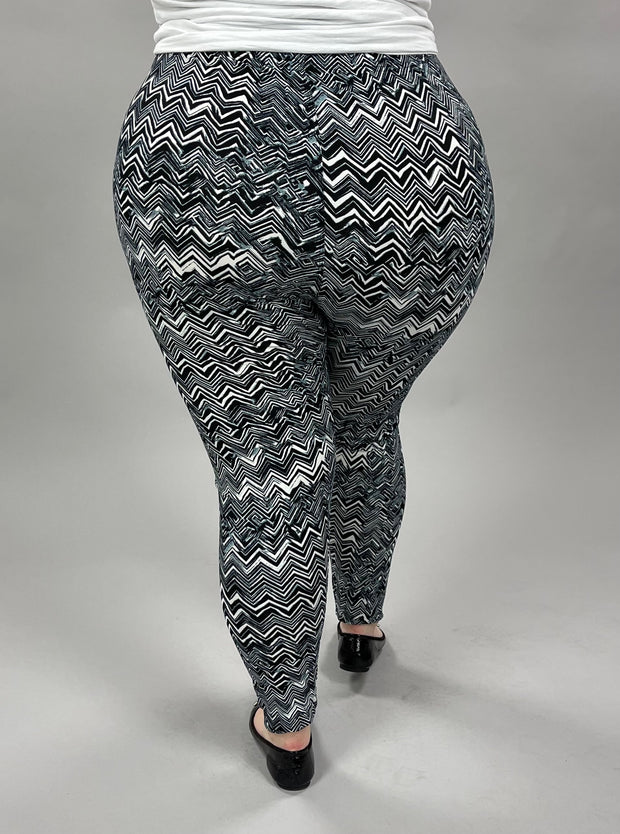 LEG-Z {Zigzagging Away} Black Zigzag Print Leggings EXTENDED PLUS SIZE   3X/5X