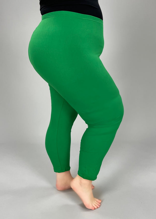 LEG-A {Get On Up} Kelly Green Butter Soft Capri Leggings EXTENDED PLUS SIZE 3X - 5X