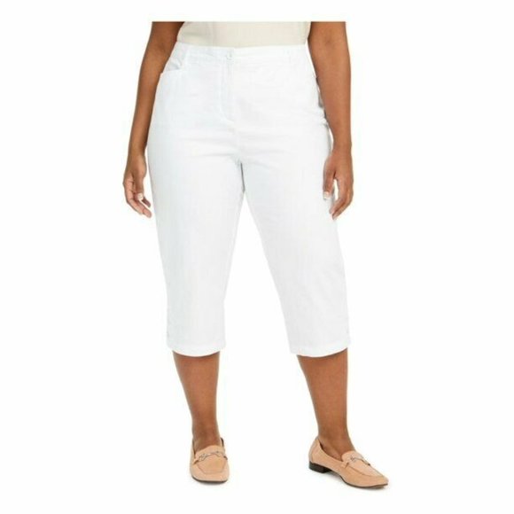 BT-X  M-109   {Karen Scott} White Capri Pants Retail $46.50 PLUS SIZE 22W