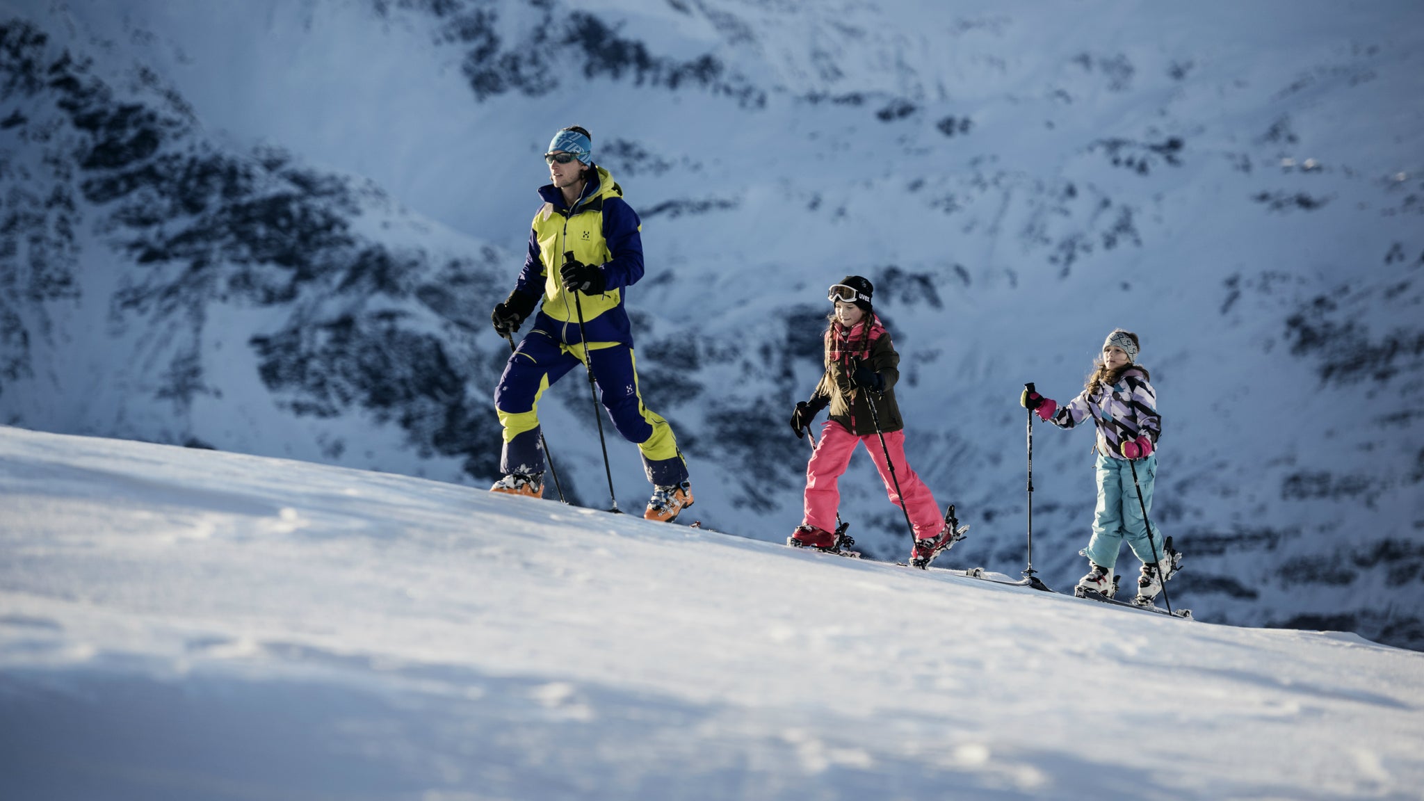 Kids ski touring on the Hagan Sky Force Junior alpine touring ski.