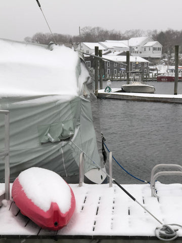Snowy day on the Mystic River