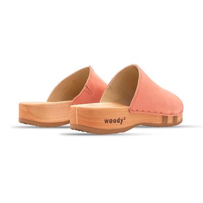 anja-farbe: coral_clogs pantoletten damen mit biegsamer nachhaltiger weidenholzsohle, holzclogs woody, woody schuhe, woody shoes, handgemachte holzschuhe aus österreich, kärnten