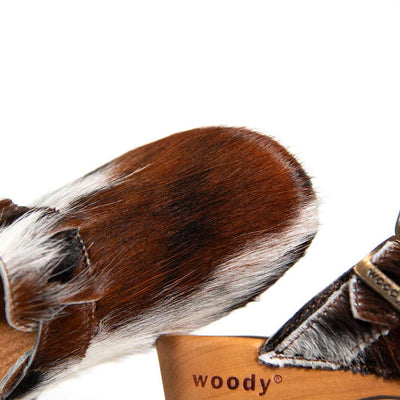 manu fell, fellclogs, clogs damen mit biegsamer nachhaltiger holzsohle, der bestseller, farbe: fell natur, holzclogs woody, woody schuhe, woody shoes, handgemachte holzschuhe aus österreich, kärnten