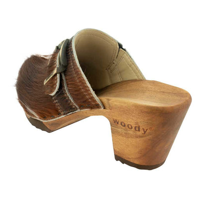 claudia, farbe: fell natur_clogs pantolette damen mit absatz auf biegsamer nachhaltiger weidenholzsohle, holzclogs woody, woody schuhe, woody shoes, handgemachte holzschuhe aus österreich, kärnten