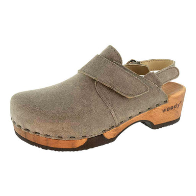 cornelia, farbe: sand_clogs damen, arbeitsschuh mit biegsamer nachhaltiger weidenholzsohle, holzclogs woody, woody schuhe, woody shoes, handgemachte holzschuhe aus österreich, kärnten