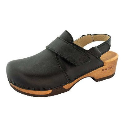 cornelia, farbe: schwarz_clogs damen, arbeitsschuh mit biegsamer nachhaltiger weidenholzsohle, holzclogs woody, woody schuhe, woody shoes, handgemachte holzschuhe aus österreich, kärnten