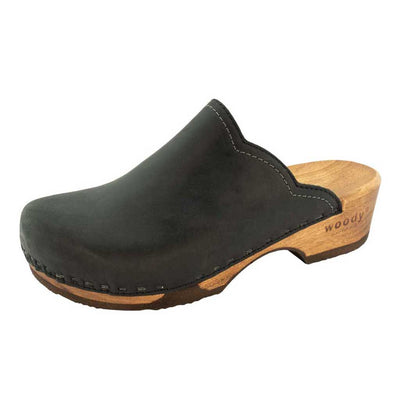 emma, farbe: nero alias schwarz_clogs damen mit biegsamer nachhaltiger weidenholzsohle, holzclogs woody, woody schuhe, woody shoes, handgemachte holzschuhe aus österreich, kärnten