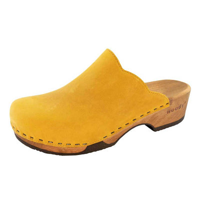 emma, farbe: ocra (gelb)_clogs damen mit biegsamer nachhaltiger weidenholzsohle, holzclogs woody, woody schuhe, woody shoes, handgemachte holzschuhe aus österreich, kärnten