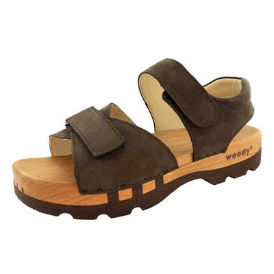 felix, farbe: cioccolato alias braun_sandalen-clogs-herren mit biegsamer nachhaltiger weidenholzsohle, holzclogs woody, woody schuhe, woody shoes, handgemachte holzschuhe aus österreich, kärnten