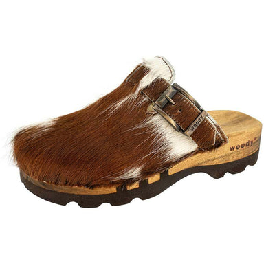 lukas fell, fellclogs, clogs herren mit biegsamer nachhaltiger holzsohle, kuhfell, farbe: fell natur, holzclogs woody, woody schuhe, woody shoes, handgemachte holzschuhe aus österreich, kärnten