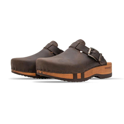 leon, clogs herren mit biegsamer nachhaltiger holzsohle, farbe: caffe-braun, holzclogs woody, woody schuhe, woody shoes, handgemachte holzschuhe aus österreich, kärnten