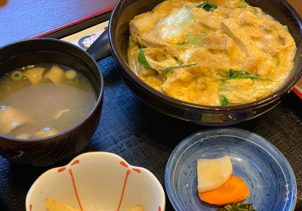 (oyakodonburi_donburi, rice bowl, chicken, egg, vegetables)