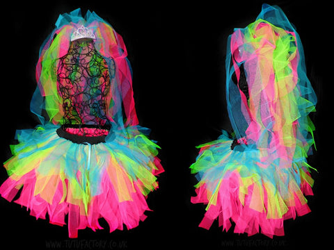 neon hen party outfit inspiration