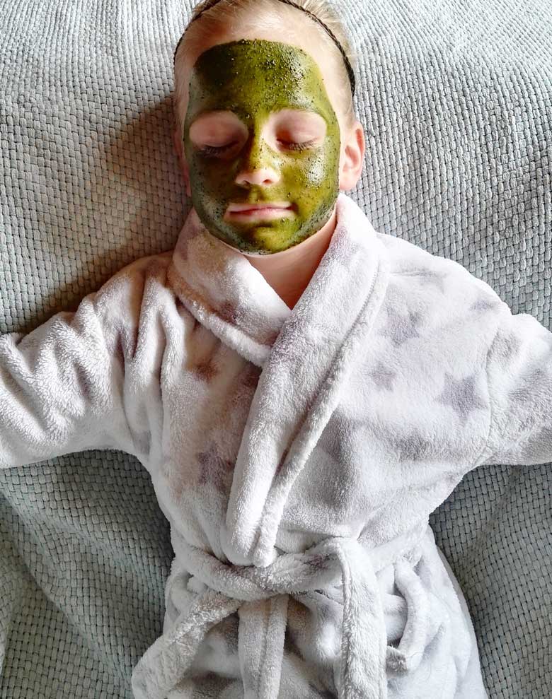 Scarlett with Matcha Green Tea Face Mask