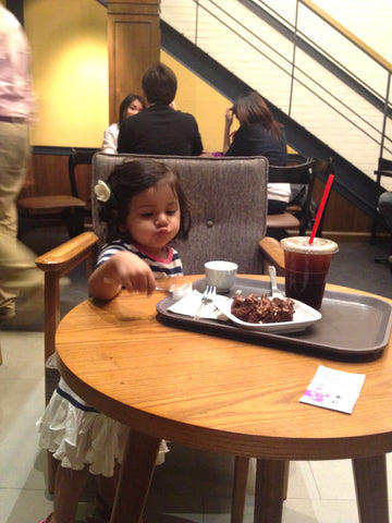 baby in cafe holly's bangkok