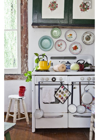 apartment kitchen decor ideas. country style. 