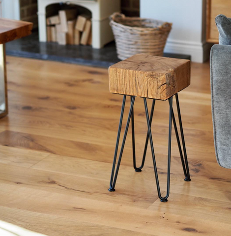 Chunky oak side table with hairpin legs