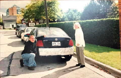 "I'm proposing...Please honk!!" 