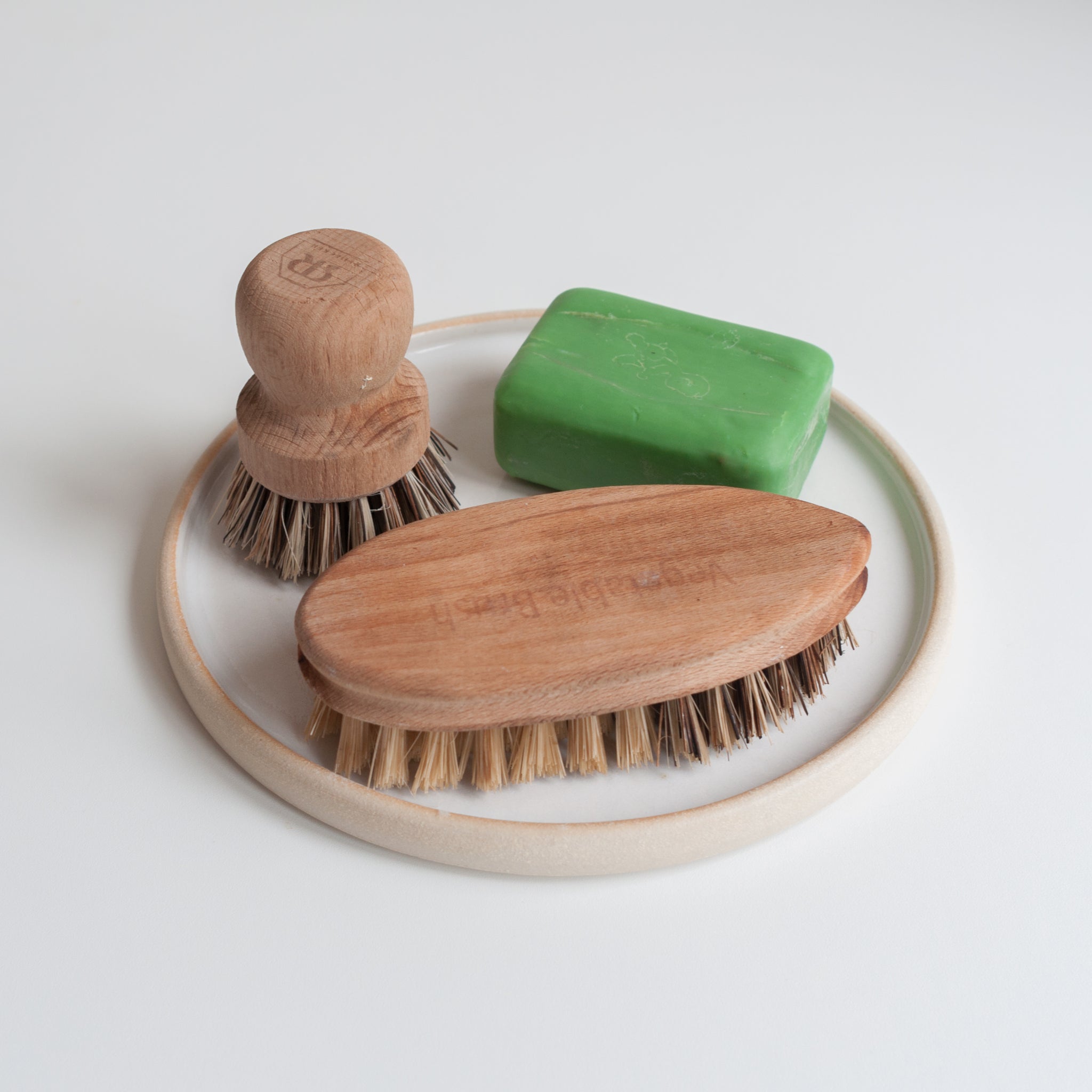 Dor & Tan Brush Holder (Strata Plate)