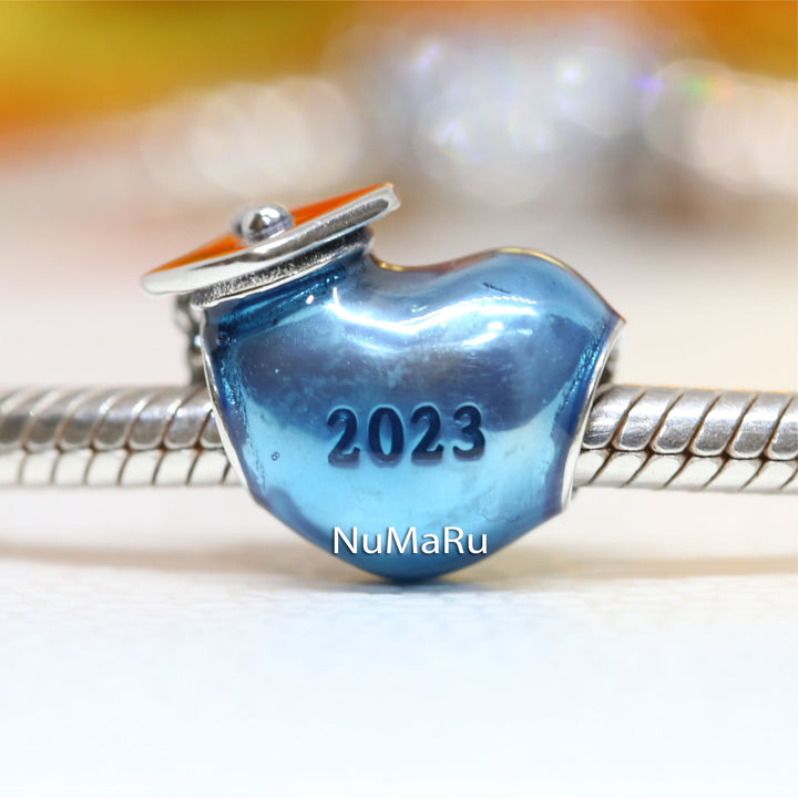 Blue 2023 Graduation Heart Charm 792590C01 - vatlieuinphun