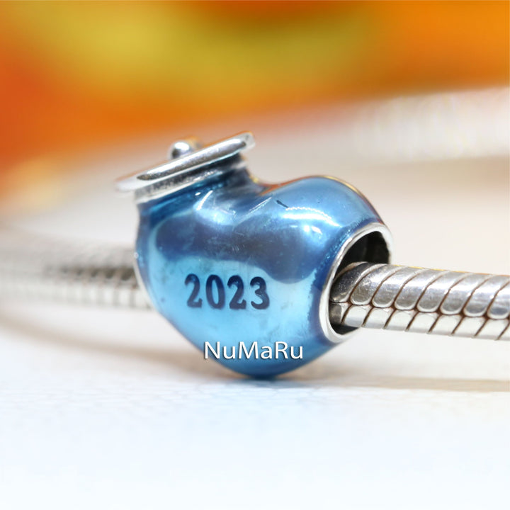 Blue 2023 Graduation Heart Charm 792590C01 - vatlieuinphun