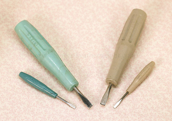 Singer Featherweight 221K and 221J Screwdriver Set