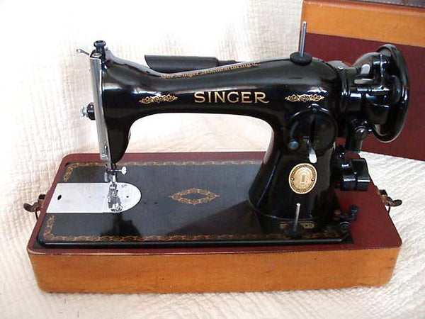 Singer 15 Model Sewing Machine - the Dressmaker