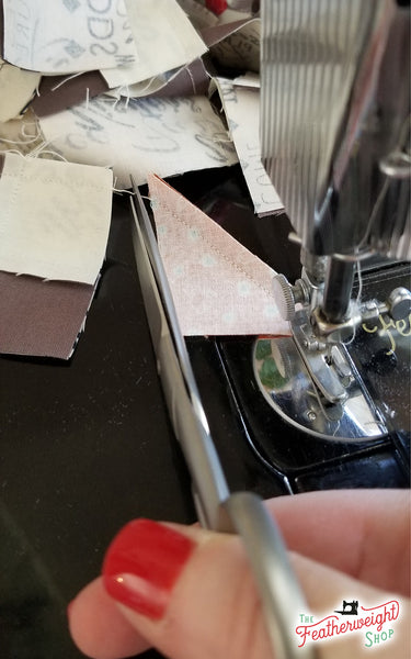 Leaders & Enders when sewing on a Singer Featherweight