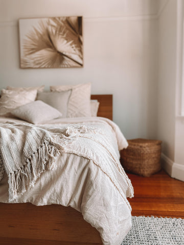 Neutral bedding and cushions